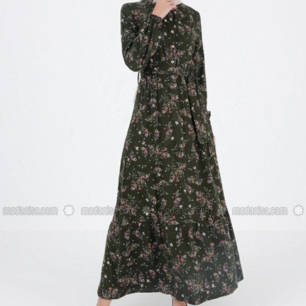 NWOT Zenane Floral Crew Neck Unlined Modest Dress - Olive